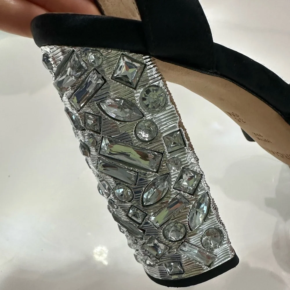Marciano Black Patent satHeels‎